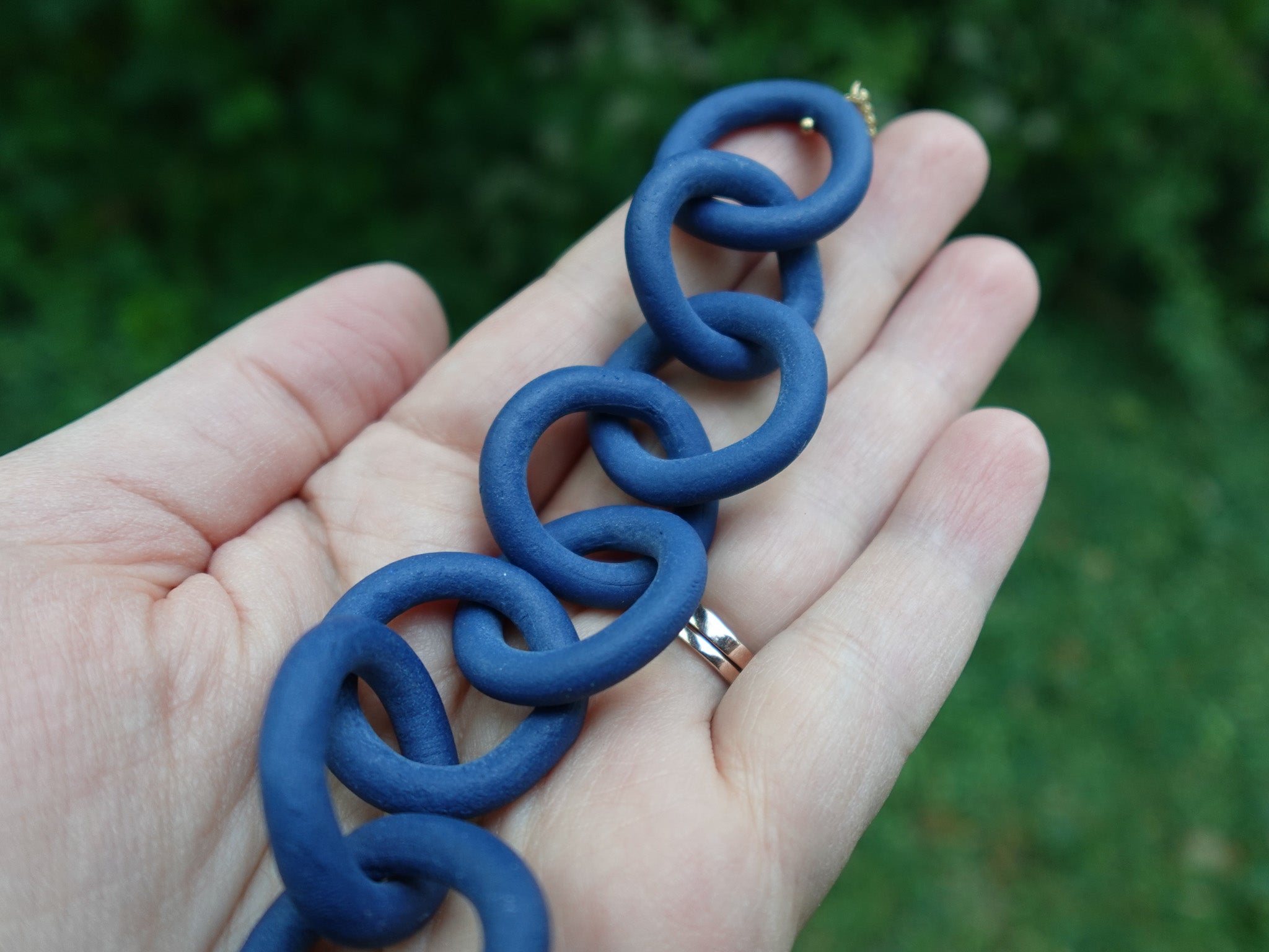 Solace Chain Necklace in Midnight