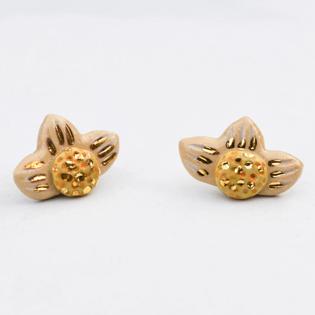 Peachy Tan Flower Studs